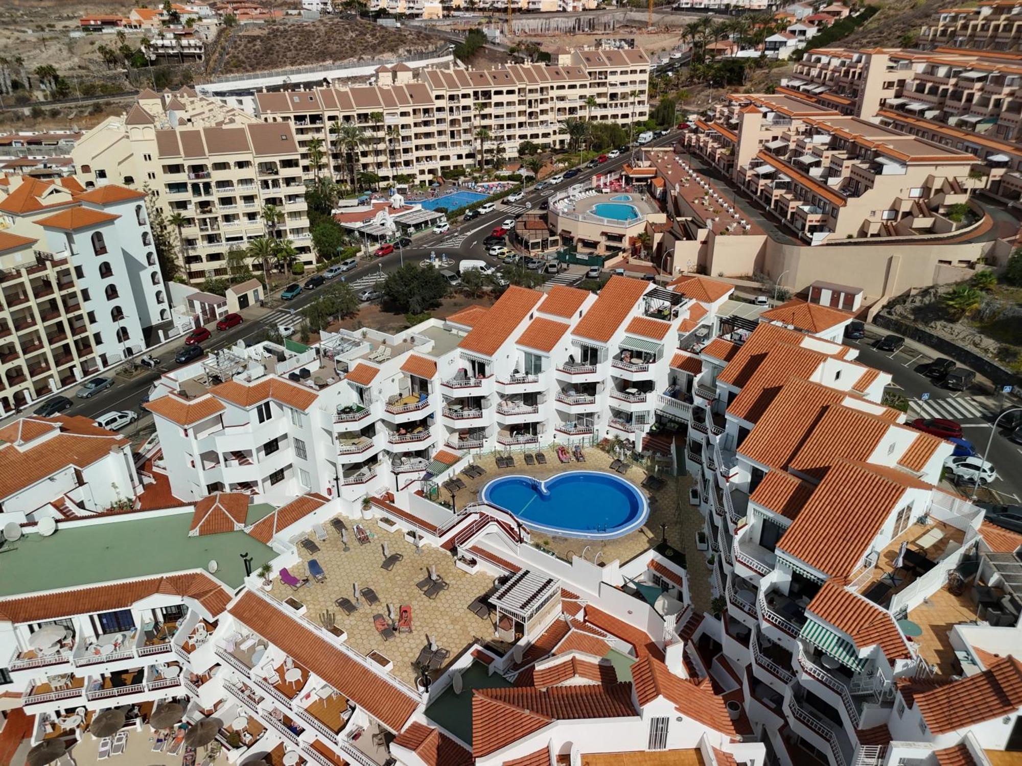 Modern Apartment, Heated Pool & 2 Terraces Лос Кристианос Экстерьер фото