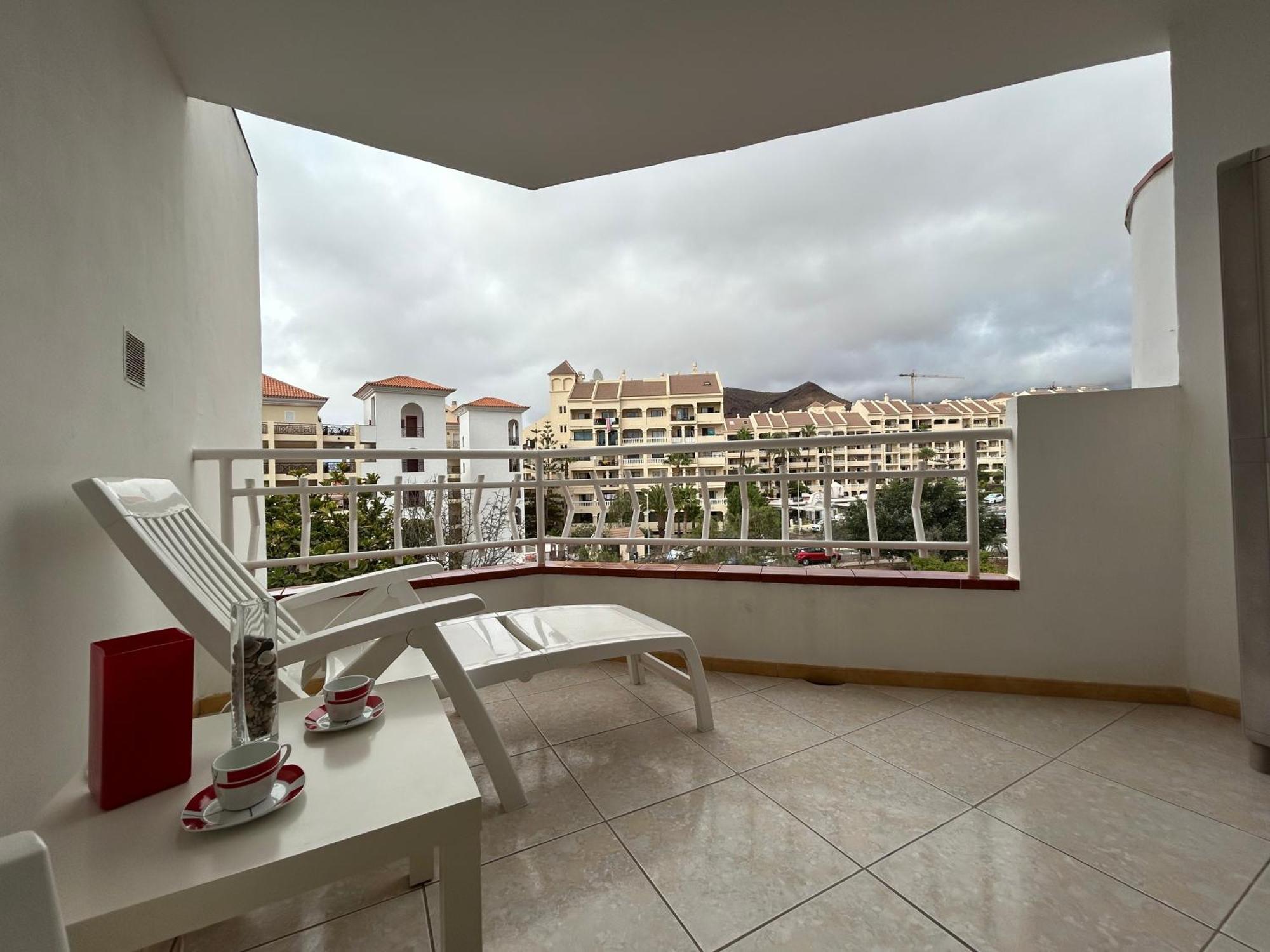 Modern Apartment, Heated Pool & 2 Terraces Лос Кристианос Экстерьер фото