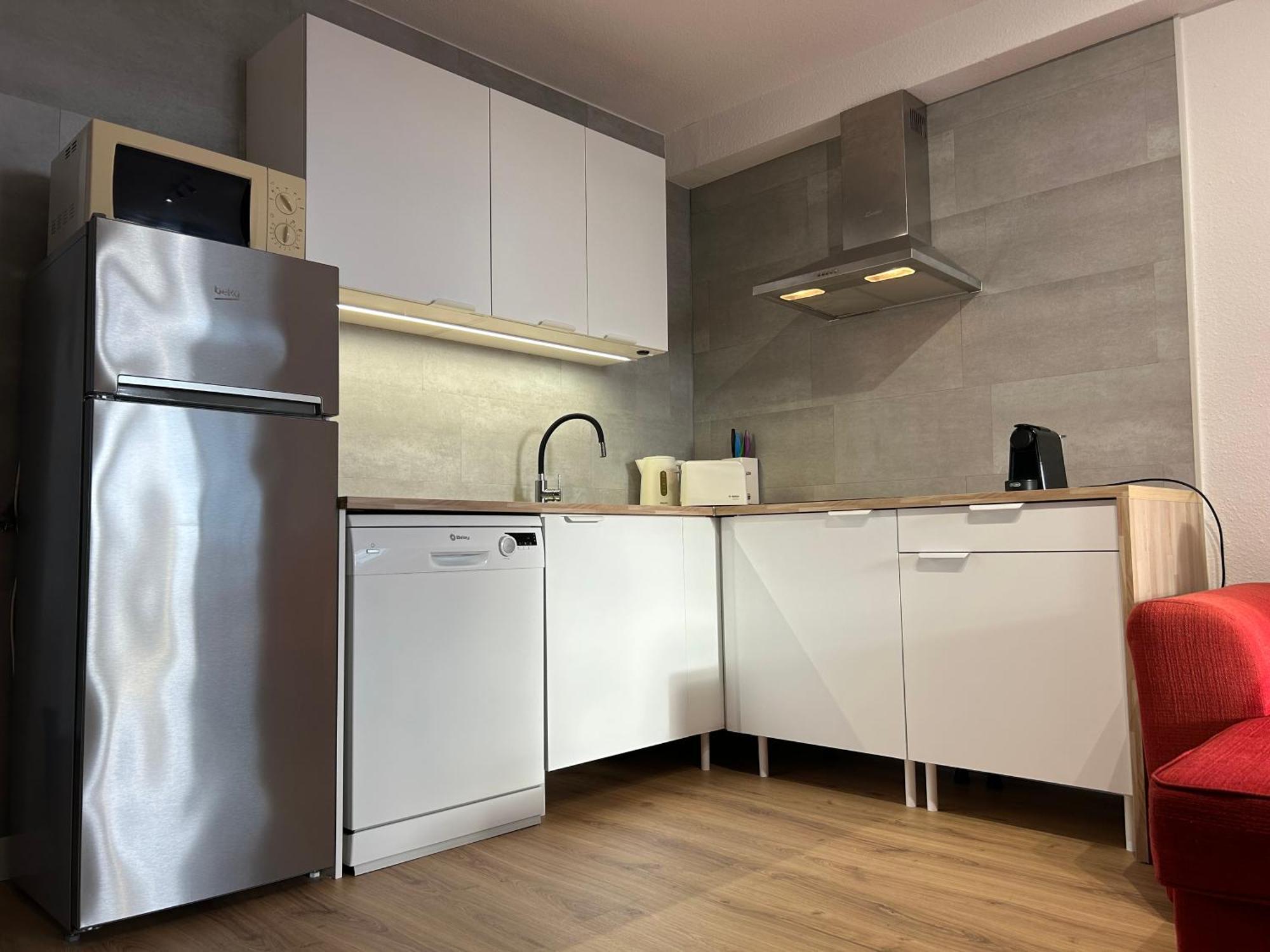 Modern Apartment, Heated Pool & 2 Terraces Лос Кристианос Экстерьер фото