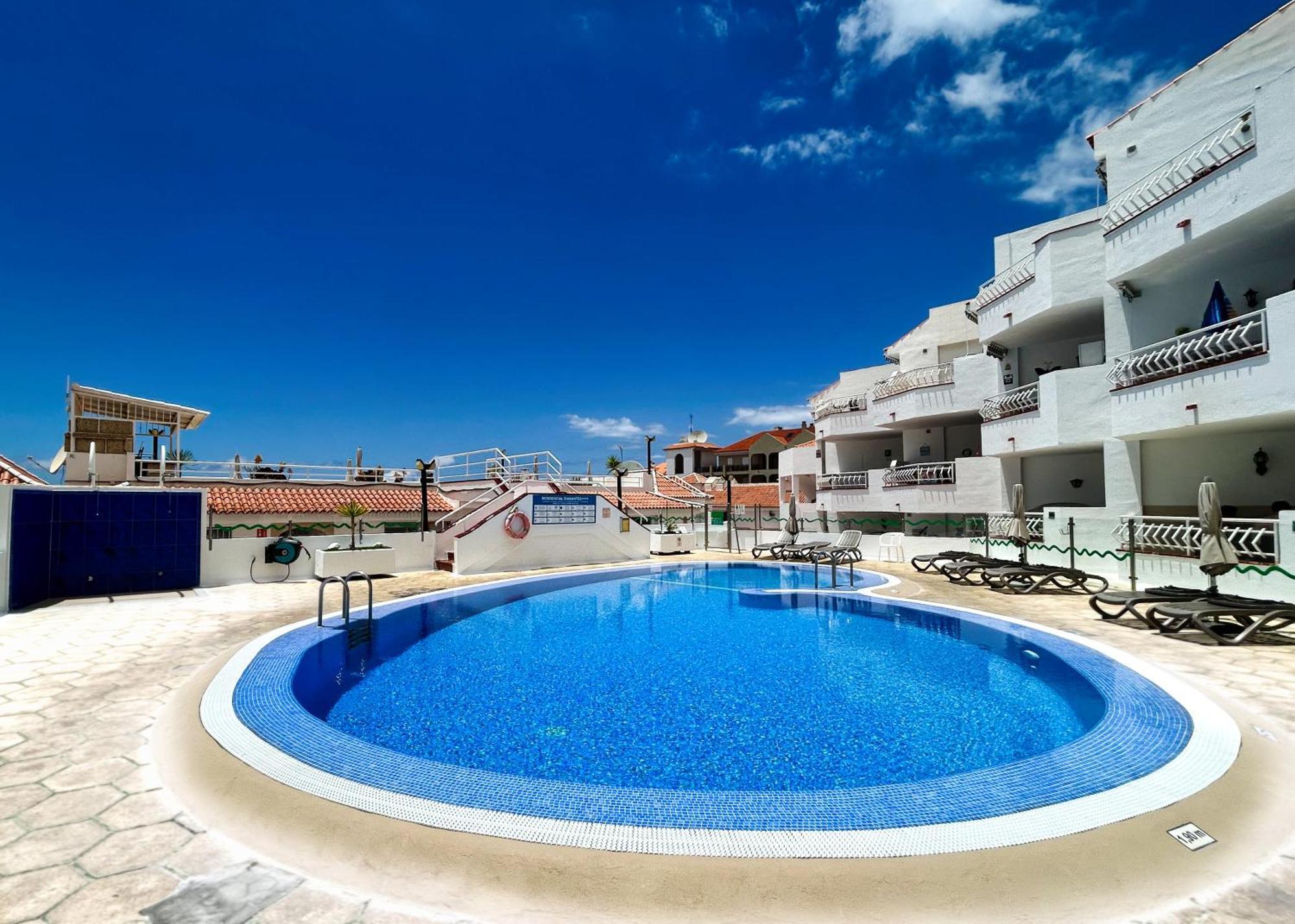 Modern Apartment, Heated Pool & 2 Terraces Лос Кристианос Экстерьер фото